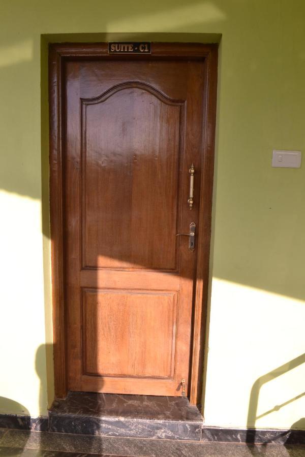 Yuga Guest House Кутталам Экстерьер фото