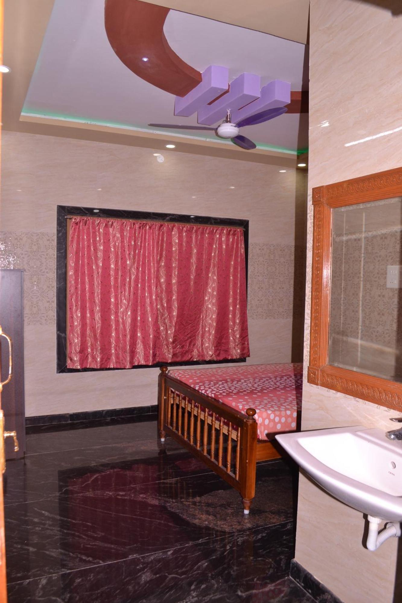 Yuga Guest House Кутталам Экстерьер фото